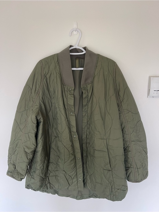 lululemon athletica Jackets & Blazers - lululemon Olive Quilted Jacket - Women